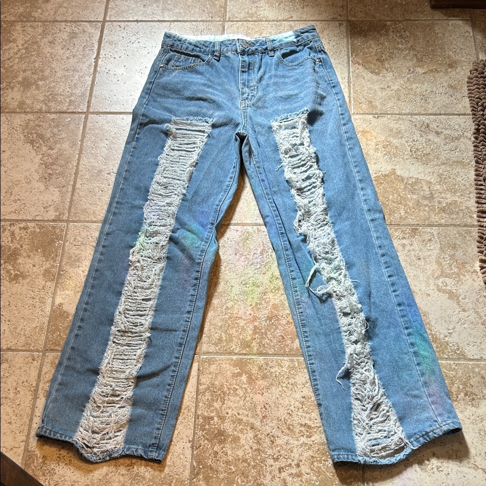 ALMOST  FAMOUS RARE  DISTRESSED JEANS SIZE 9